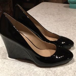 Black patent Banana Republic wedge heels size 8